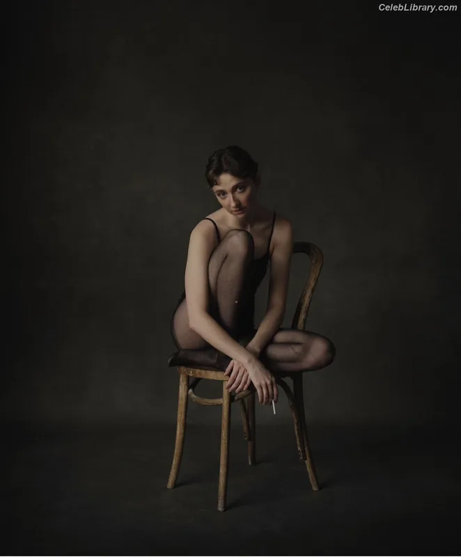 Emily Fairn photo 4 of 7