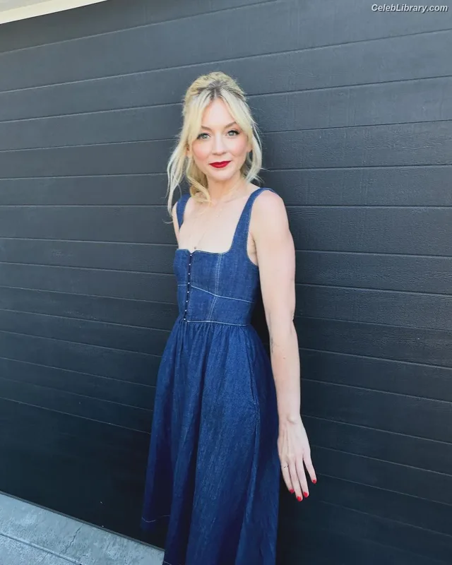 Emily Kinney photo 13 of 191