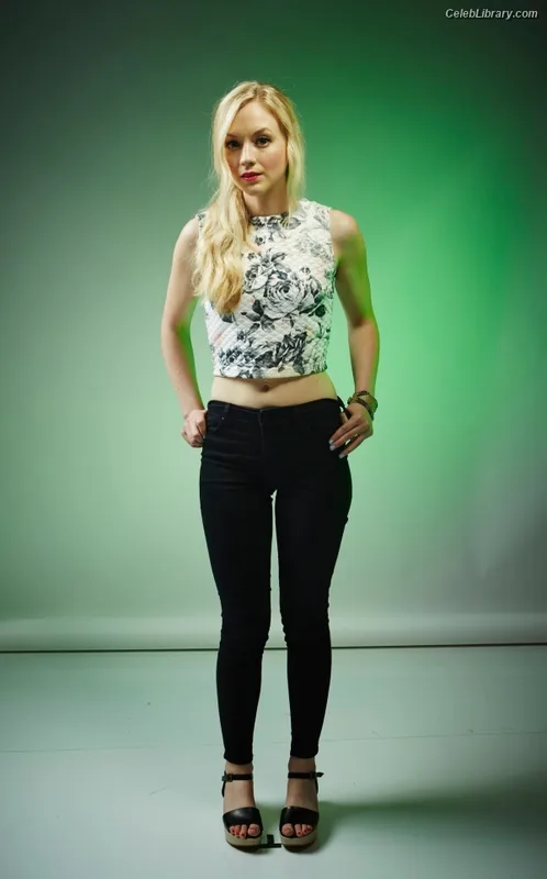 Emily Kinney photo 15 of 191