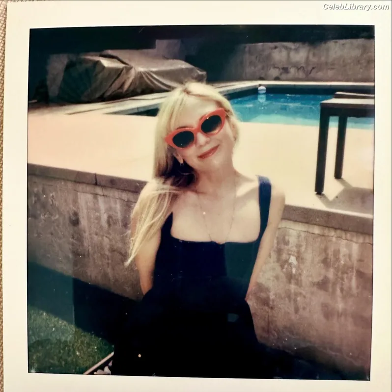 Emily Kinney photo 20 of 191