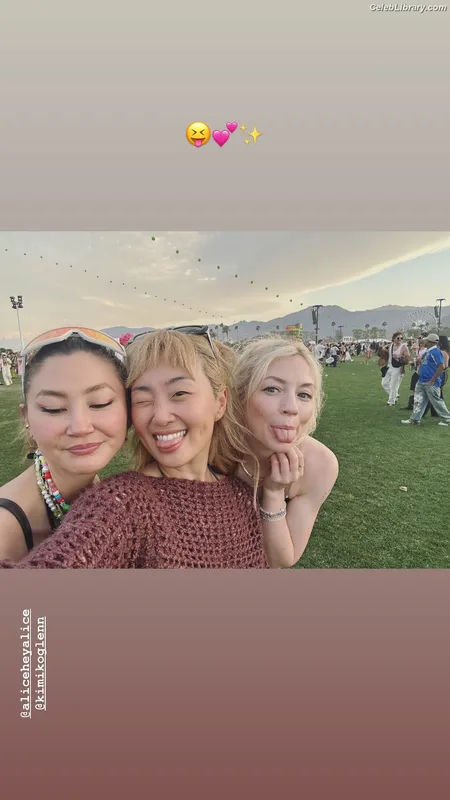 Emily Kinney photo 19 of 191