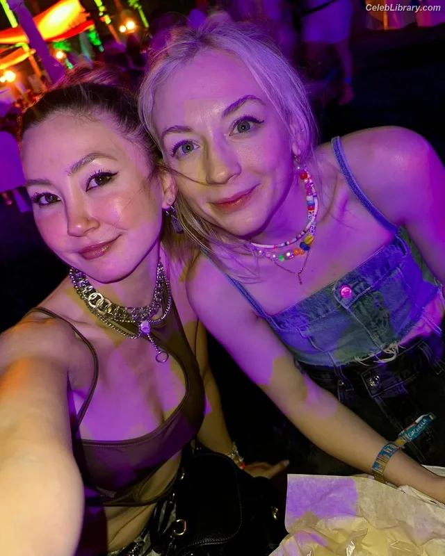 Emily Kinney photo 21 of 191