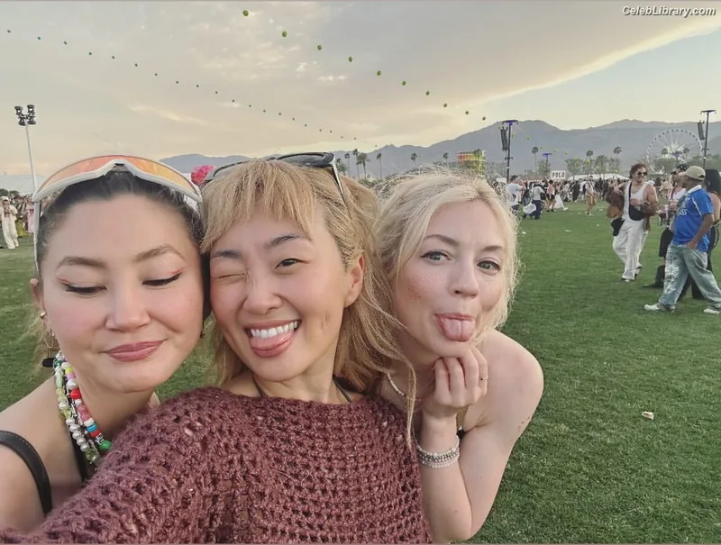 Emily Kinney photo 1 of 191