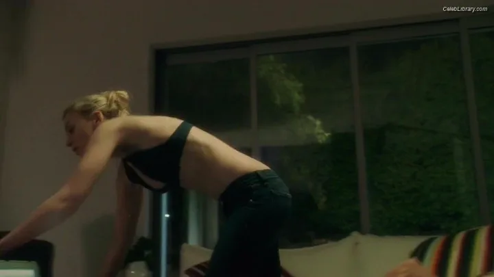 Emily Kinney photo 1 of 191