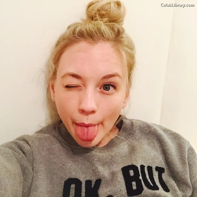 Emily Kinney photo 10 of 191