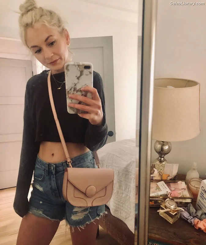 Emily Kinney photo 11 of 191