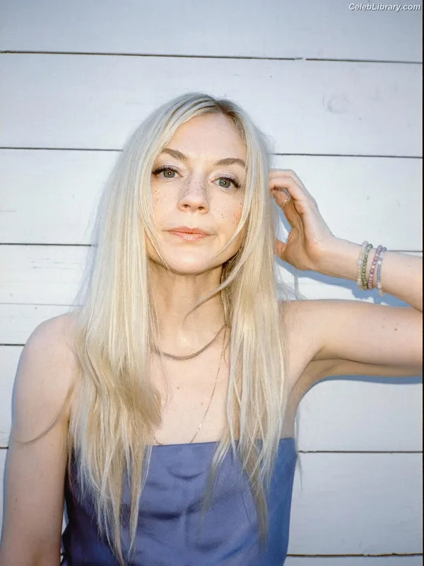 Emily Kinney photo 23 of 191