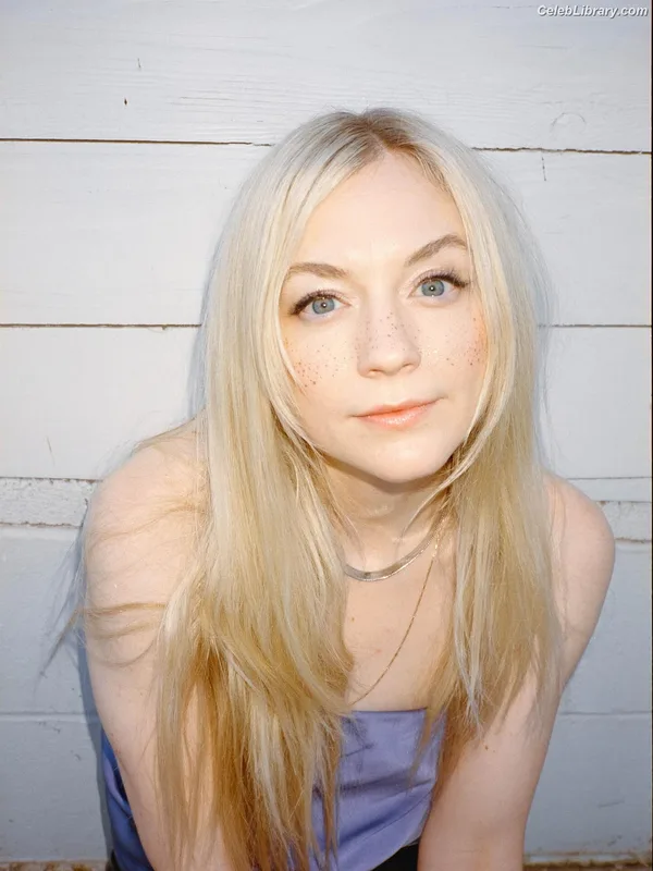 Emily Kinney photo 24 of 191