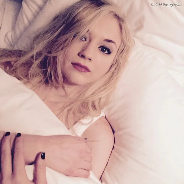 Emily Kinney photo 22 of 191