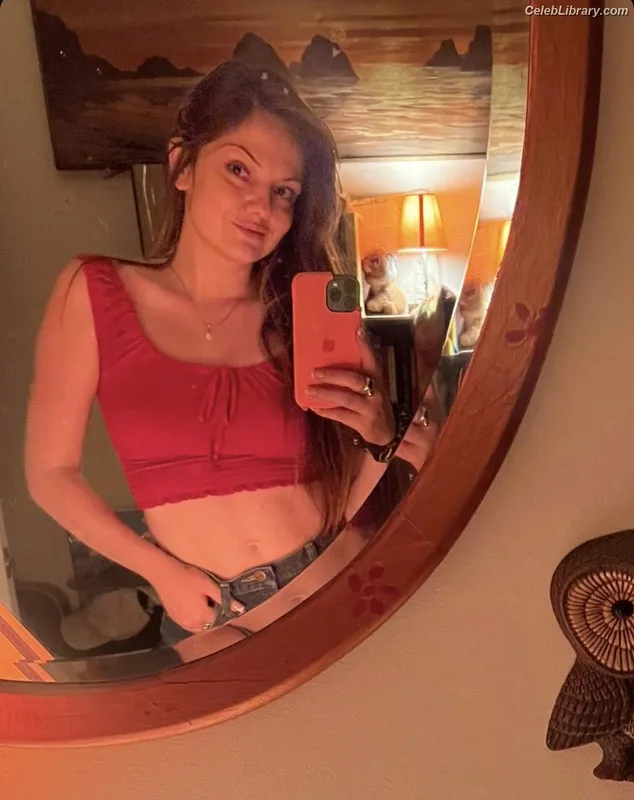 Emily Meade photo 2 of 15