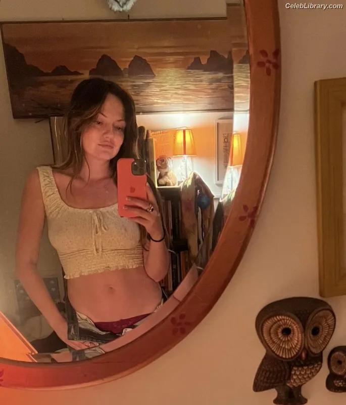 Emily Meade photo 4 of 15