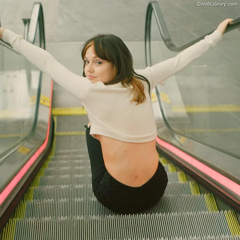 Emily Meade photo 8 of 15