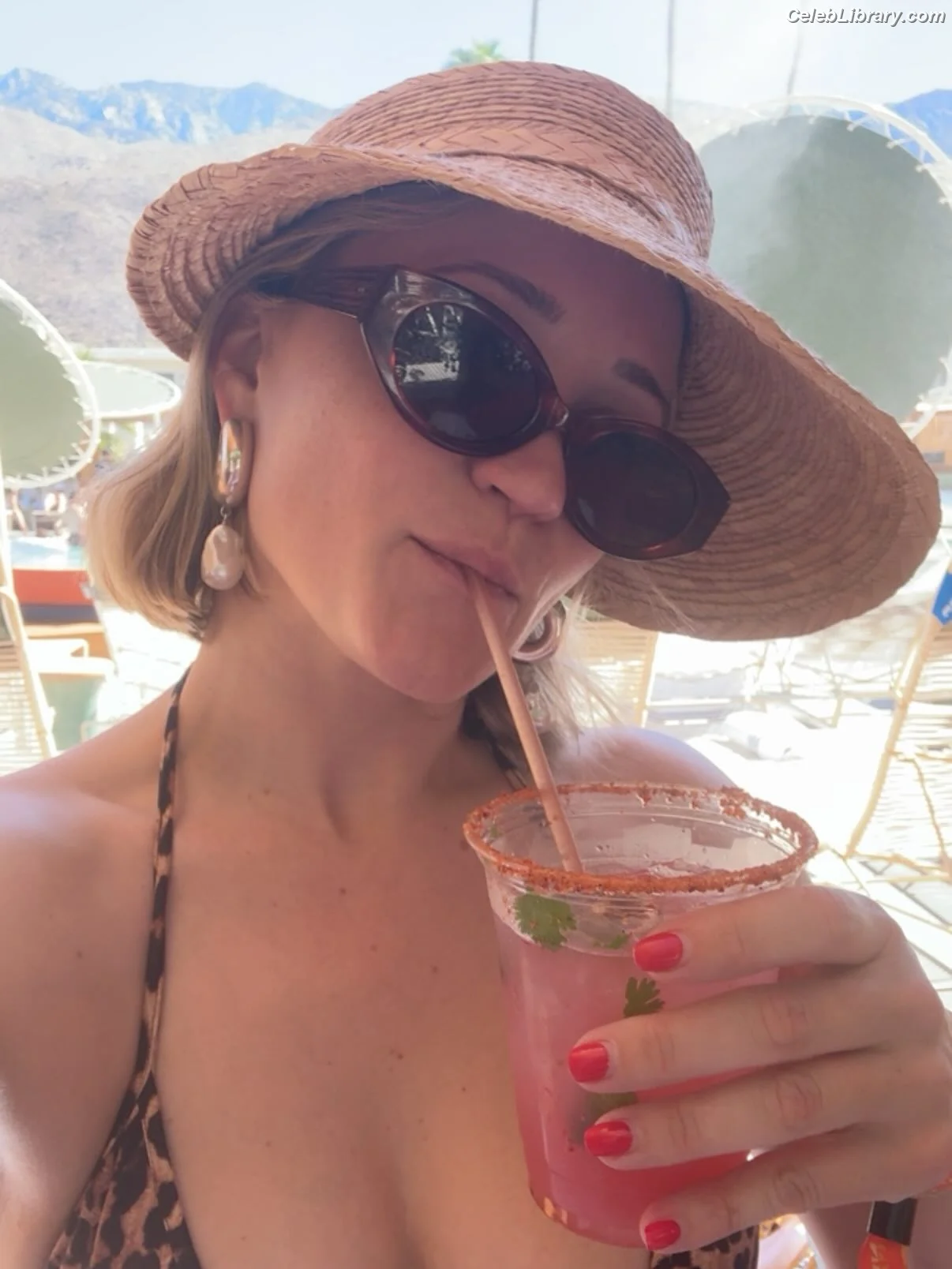 Emily Osment photo 2 of 418