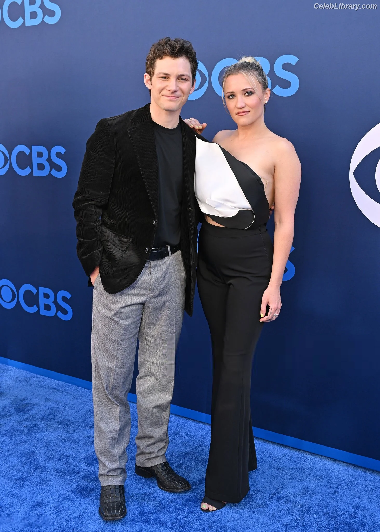 Emily Osment photo 14 of 418