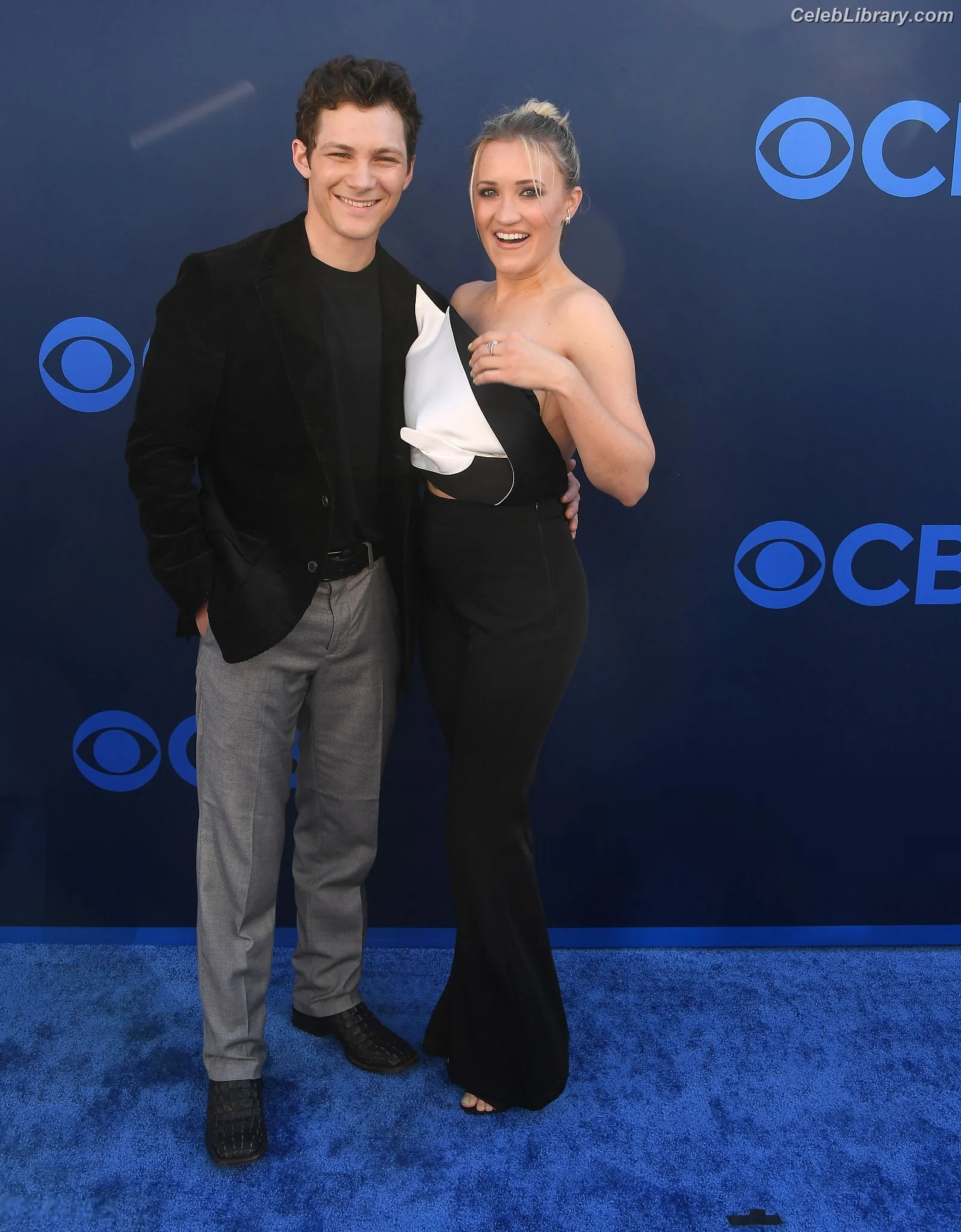 Emily Osment photo 16 of 418