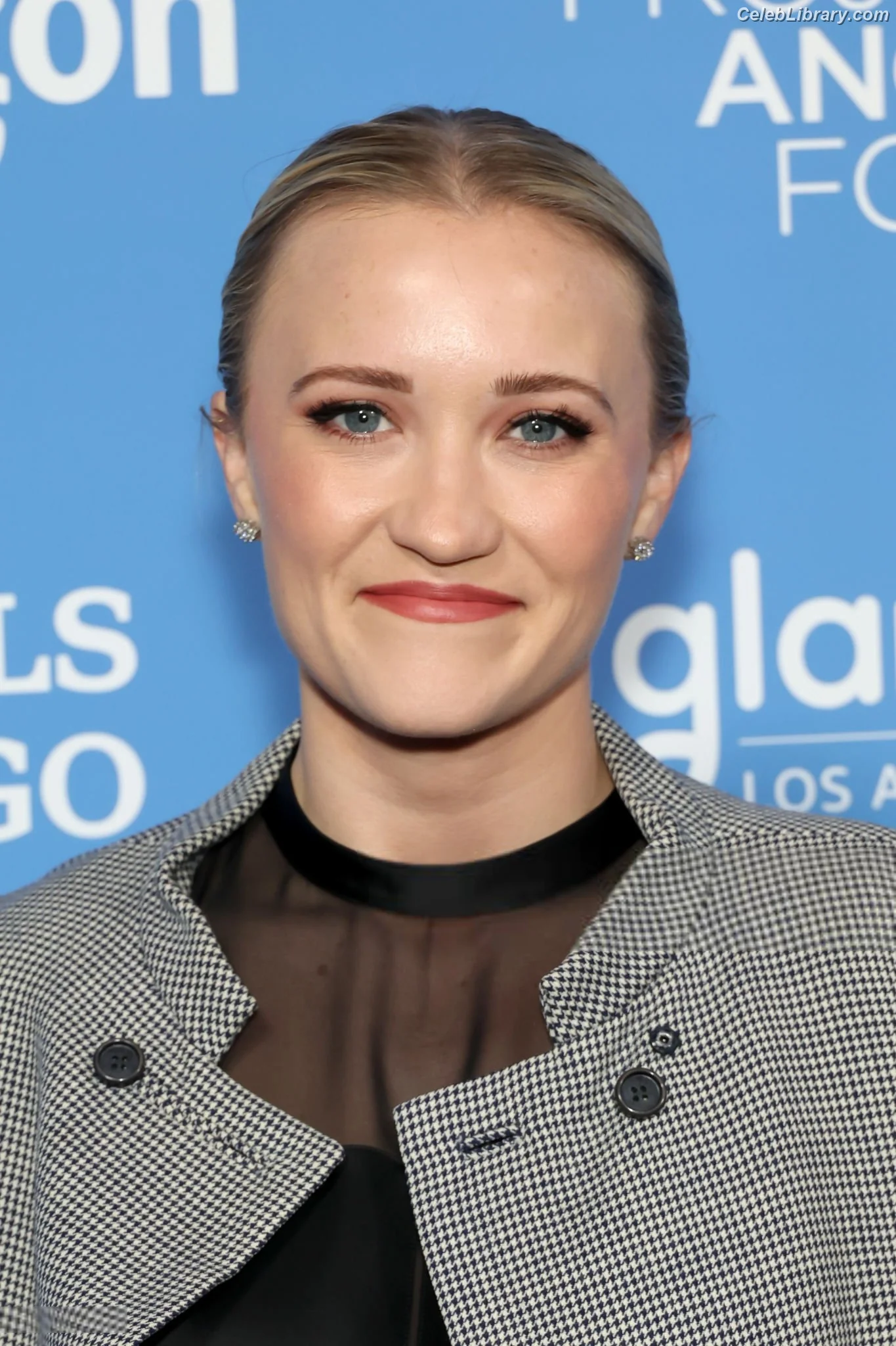 Emily Osment photo 17 of 418