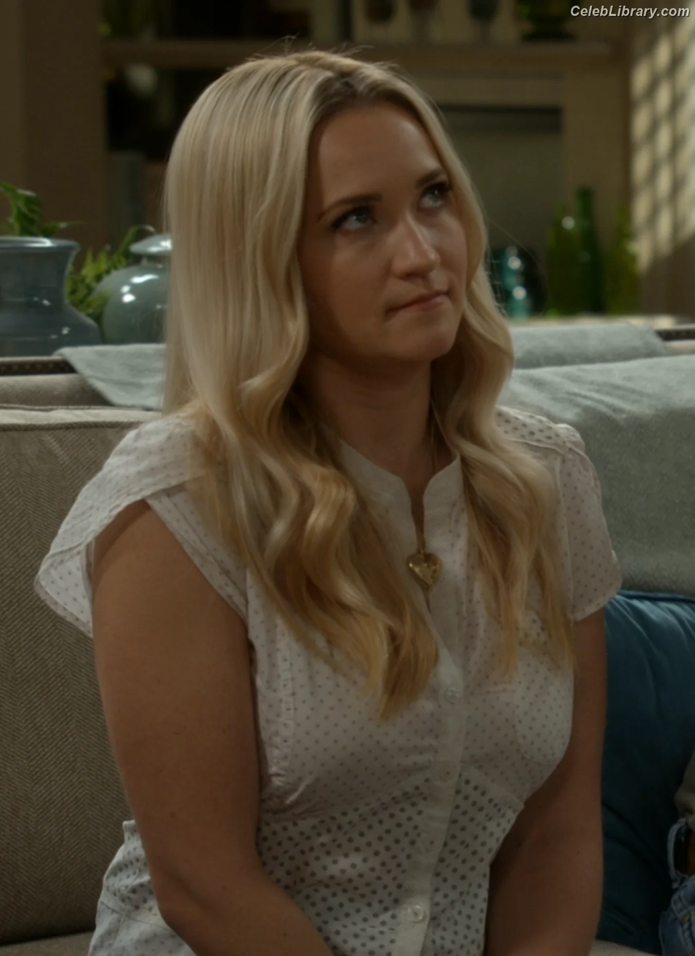 Emily Osment photo 22 of 418