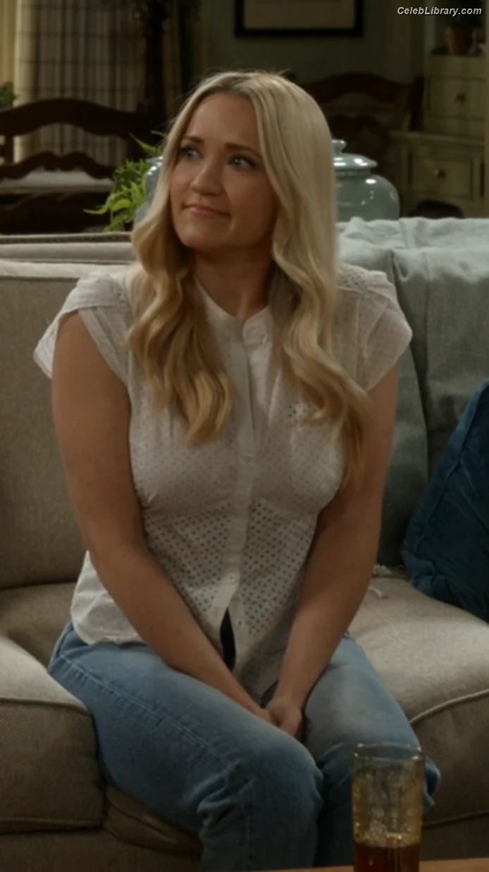 Emily Osment photo 23 of 418