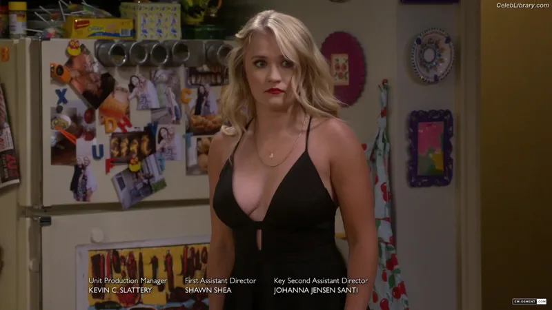 Emily Osment photo 20 of 419
