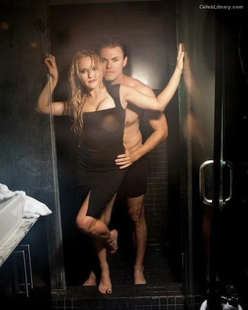 Emily Osment photo 1 of 419
