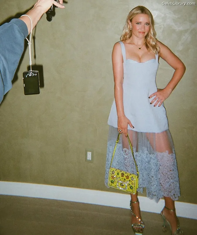 Emily Osment photo 4 of 419