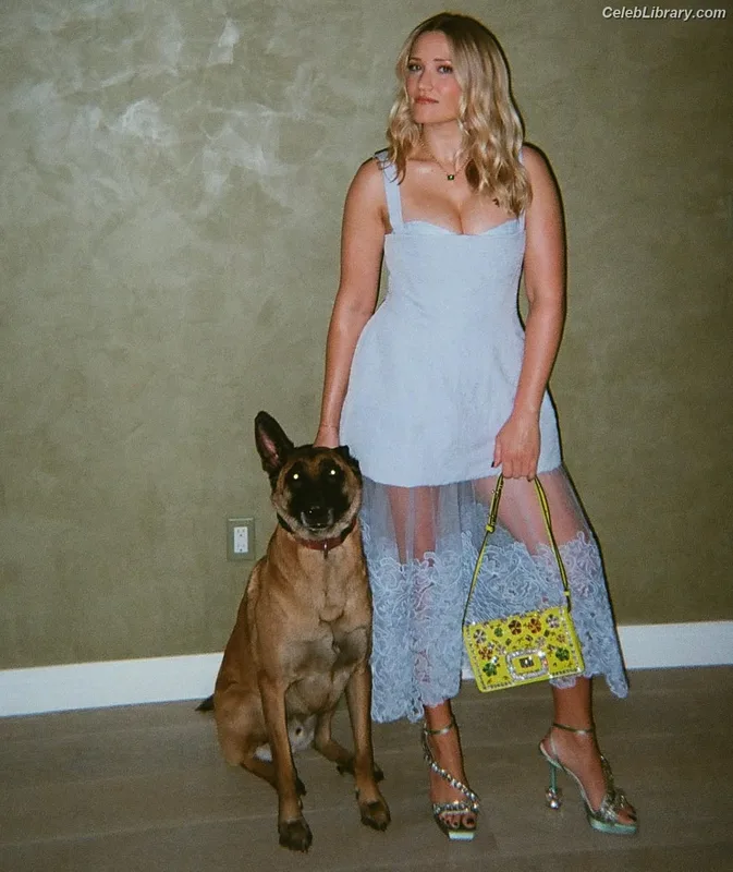 Emily Osment photo 6 of 419