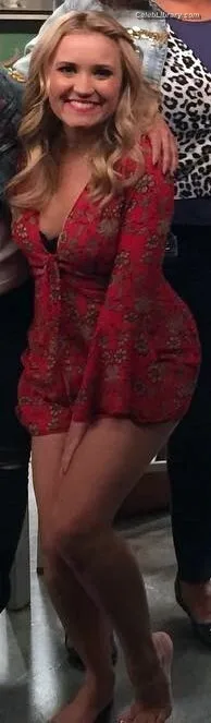 Emily Osment photo 21 of 419