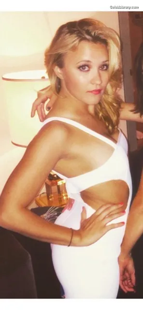 Emily Osment photo 4 of 419