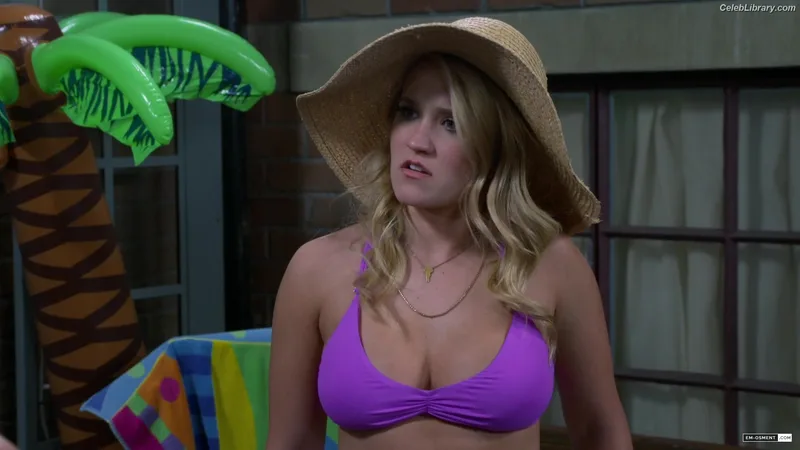 Emily Osment photo 7 of 419