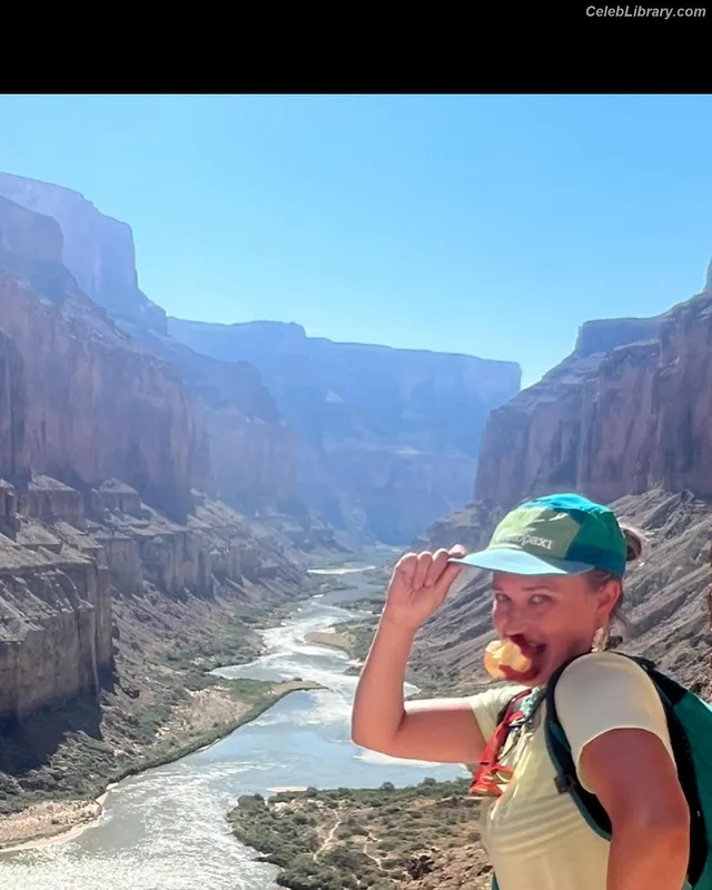 Emily Osment photo 18 of 419