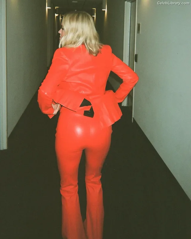 Emily Osment photo 22 of 419