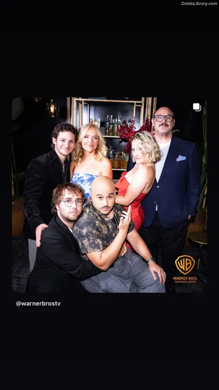 Emily Osment photo 6 of 419