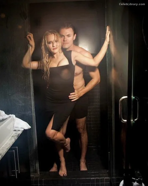 Emily Osment photo 16 of 419