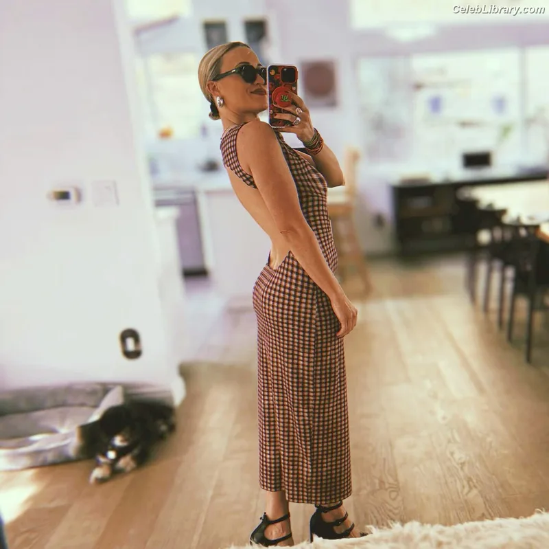 Emily Osment photo 14 of 419