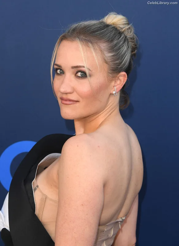 Emily Osment photo 17 of 419