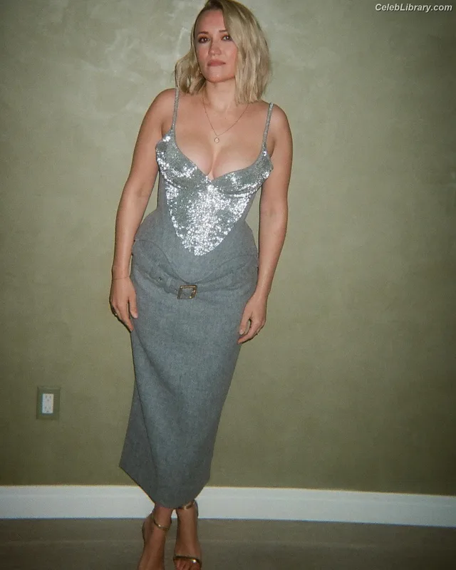 Emily Osment photo 9 of 419