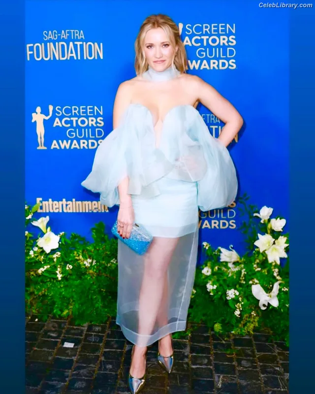 Emily Osment photo 5 of 419