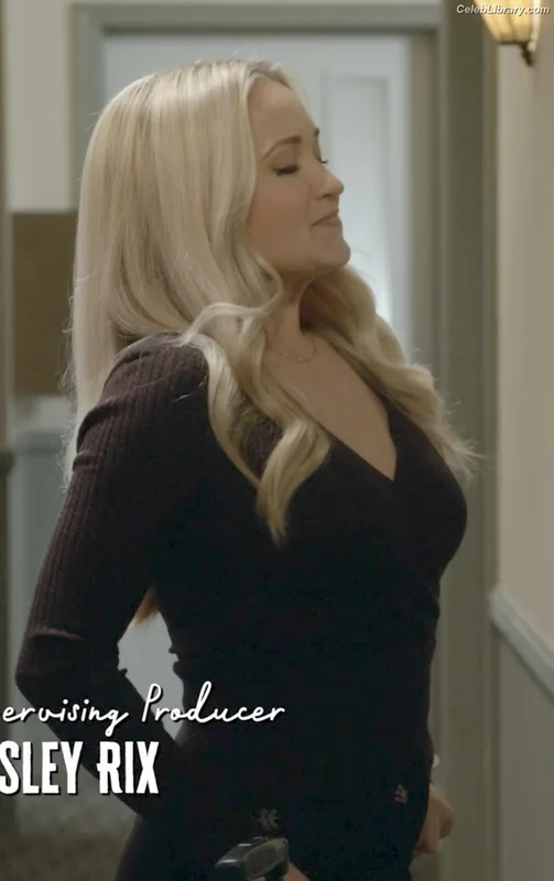Emily Osment photo 22 of 419