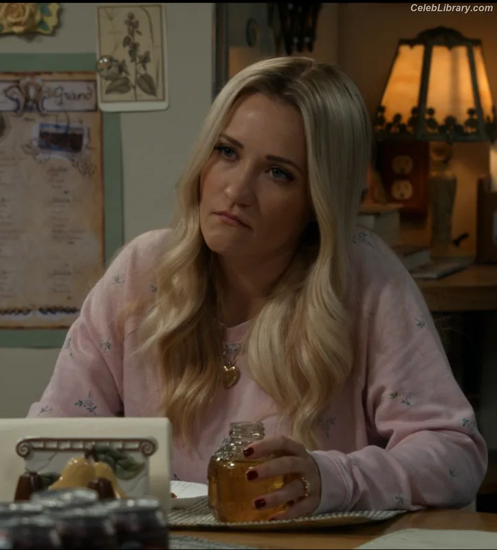 Emily Osment photo 12 of 419
