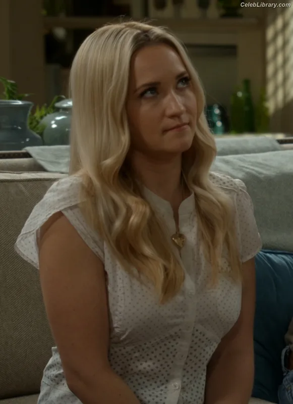 Emily Osment photo 22 of 419