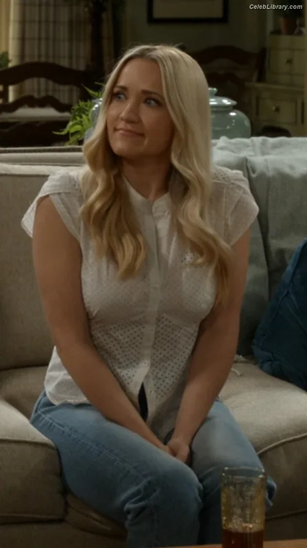 Emily Osment photo 23 of 419