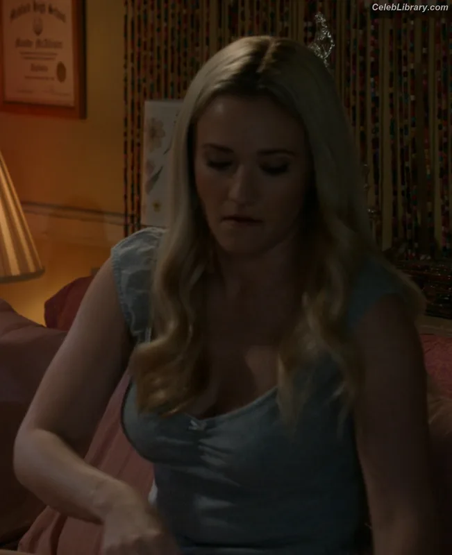 Emily Osment photo 17 of 419