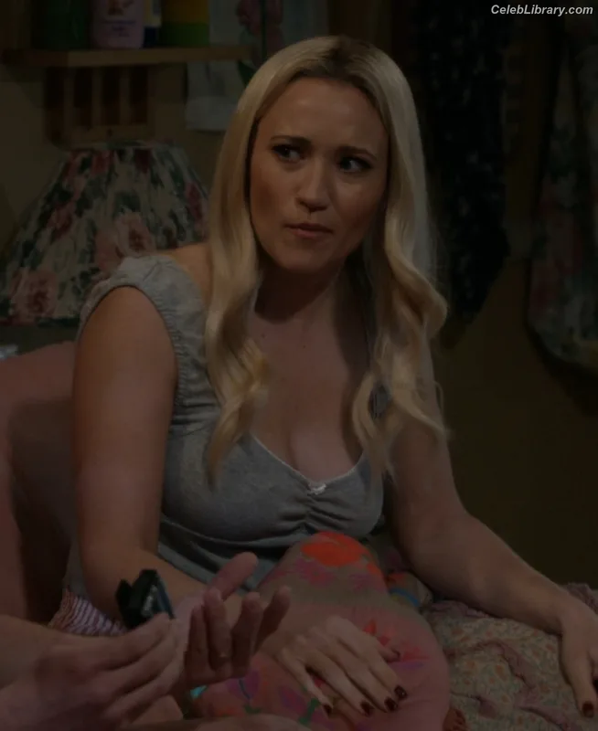 Emily Osment photo 1 of 419