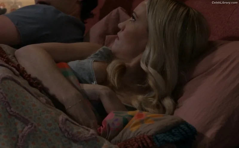 Emily Osment photo 4 of 419