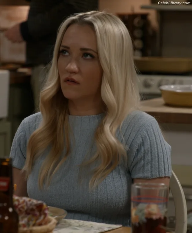 Emily Osment photo 5 of 419