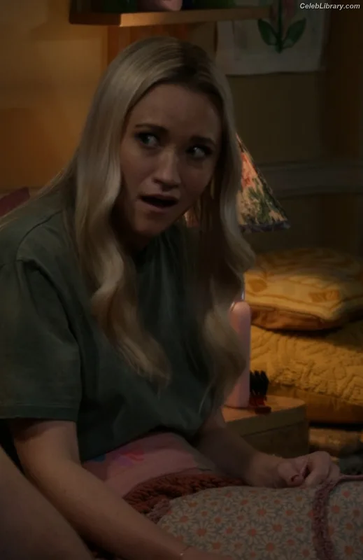 Emily Osment photo 7 of 419