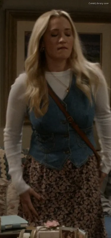 Emily Osment photo 8 of 419