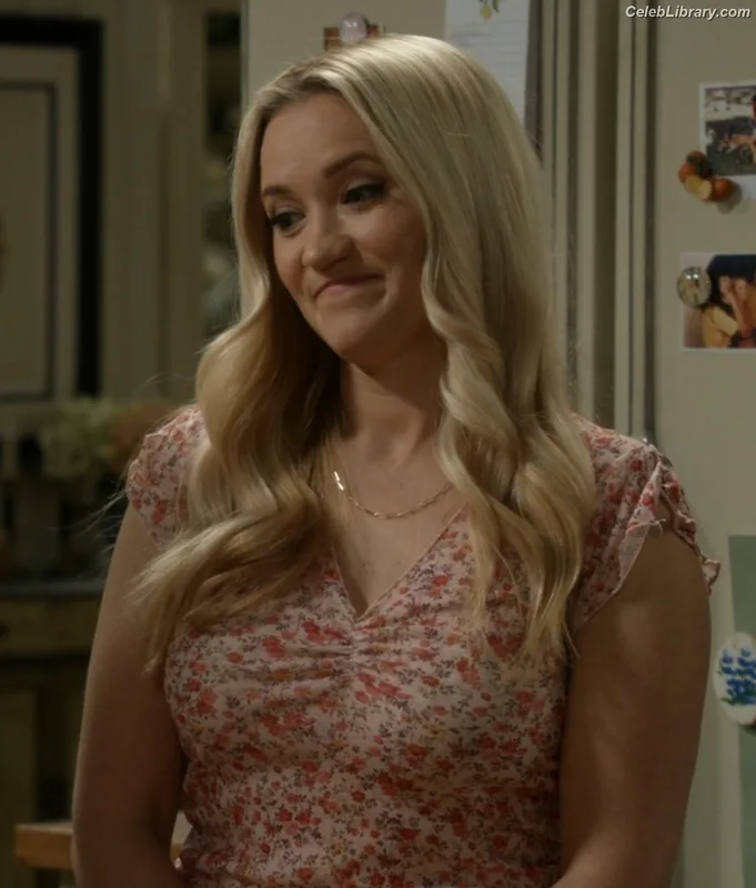 Emily Osment photo 10 of 419