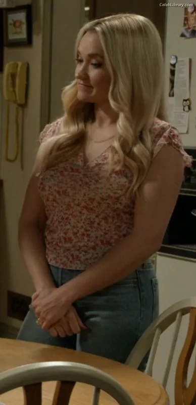 Emily Osment photo 11 of 419