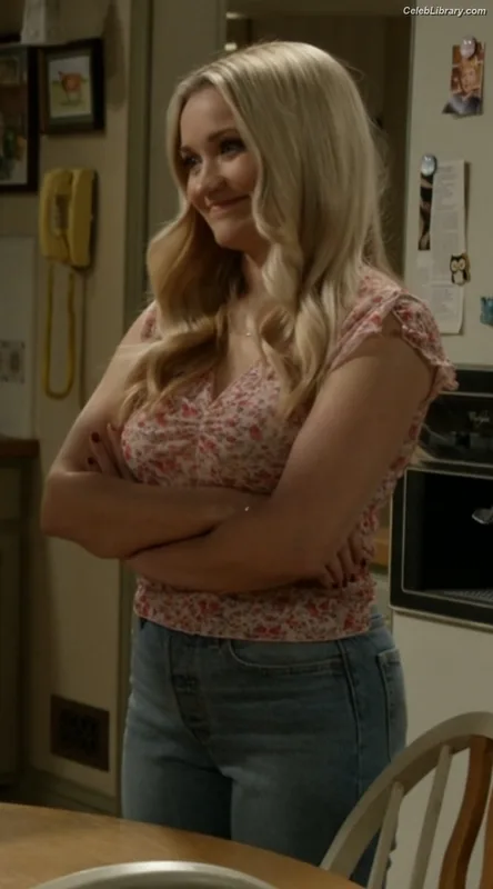 Emily Osment photo 13 of 419